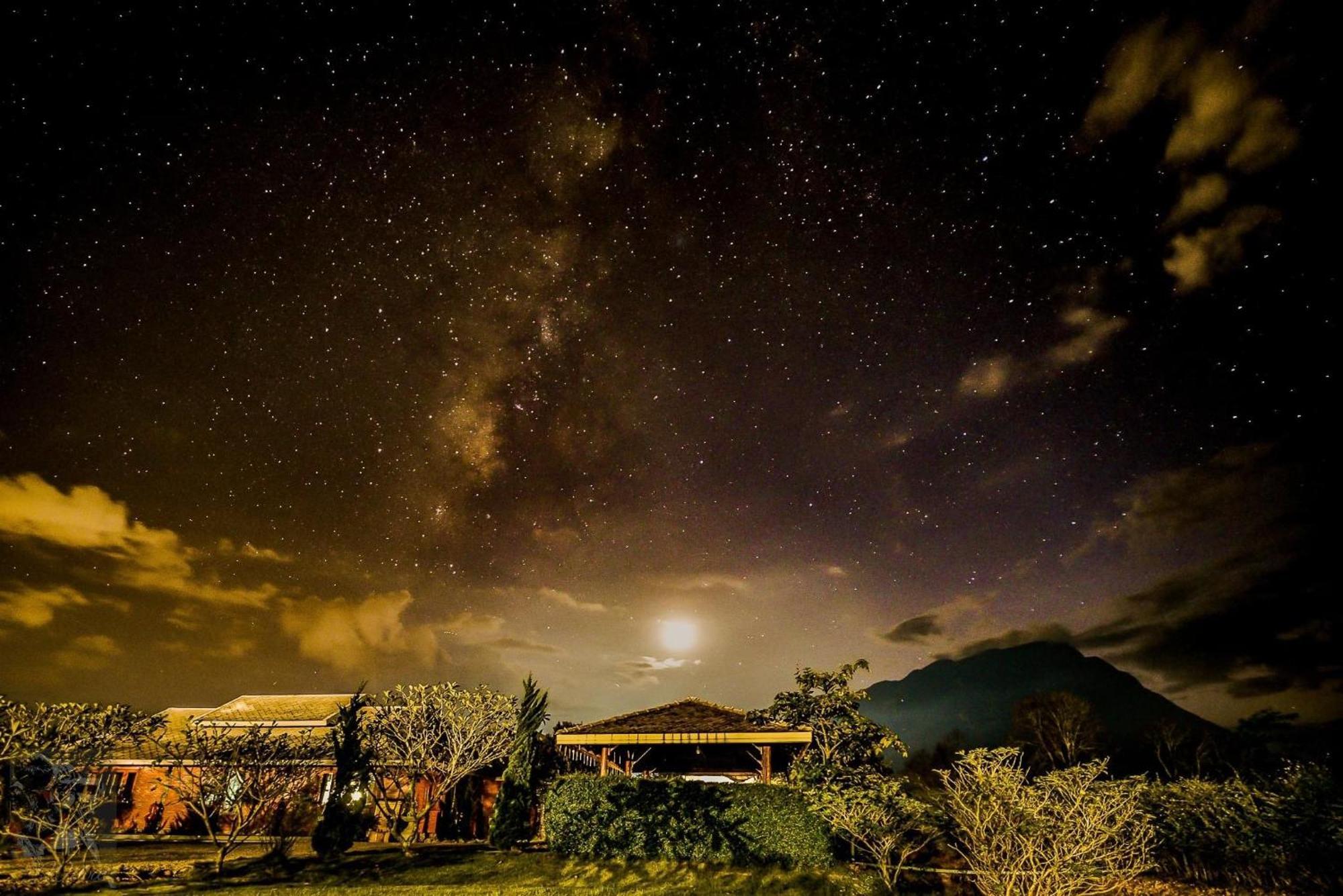 The Wes Village, Incl Free Breakfast & 100 Thb Food Gift Chiang Dao Εξωτερικό φωτογραφία